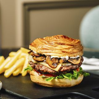 Croissant Burger Gourmand